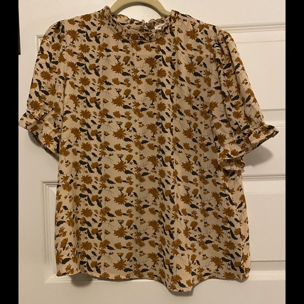 *CLEARANCE* Floral Ruffle Neck Top